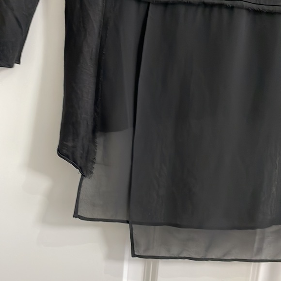 Elie Tahari black elegant top with asymmetrical details on the back - Picture 4 of 6